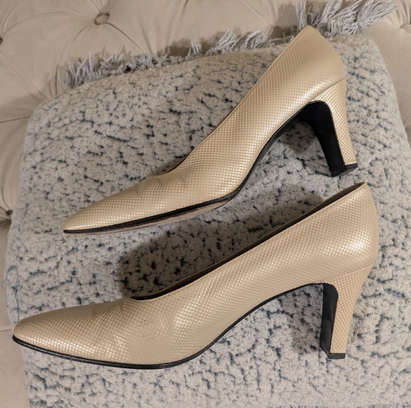 Stuart Weitzman Ossarah Chex calf pump - Picture 5 of 7